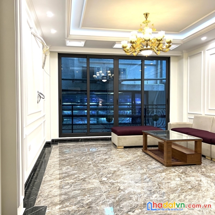 Siêu phẩm quan hoa - gara ô tô - thang máy - cách phố 20m - ở - văn phòng - kinh doanh.