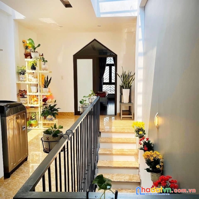 Ăn nên làm ra - chủ ra mặt tiền, bán nhà ô tô đến cửa, bùi tá hán, ngũ hành sơn, đà nẵng.