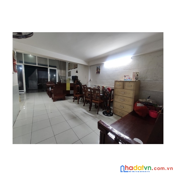 Cần bán nhà cách biển nguyễn tất thành 100m