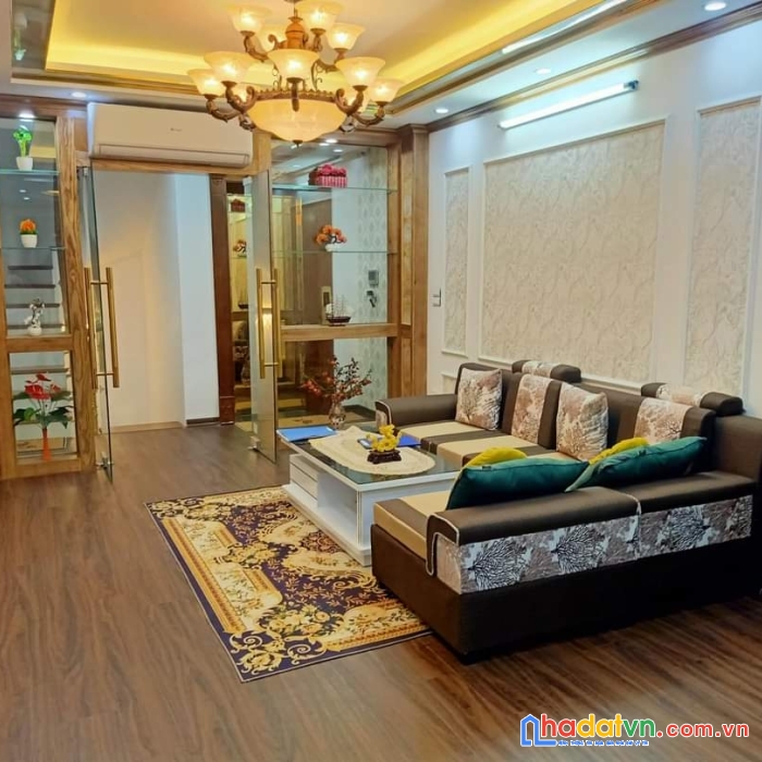 Bán nhà cầu giấy- gara-ngõ thông bàn cờ,dt 43m,5 tầng ,giá nhỉnh 8 tỷ