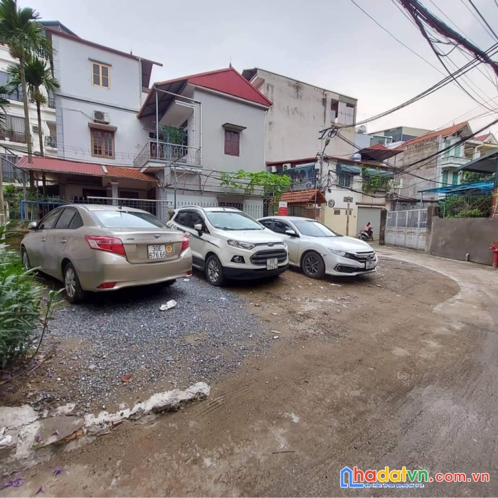 Bán mảnh đất mặt tiền khủng phố gia quất (long biên) 50m2 - chỉ nhỉnh 3 tỷ - ô tô đỗ cửa - nở hậu