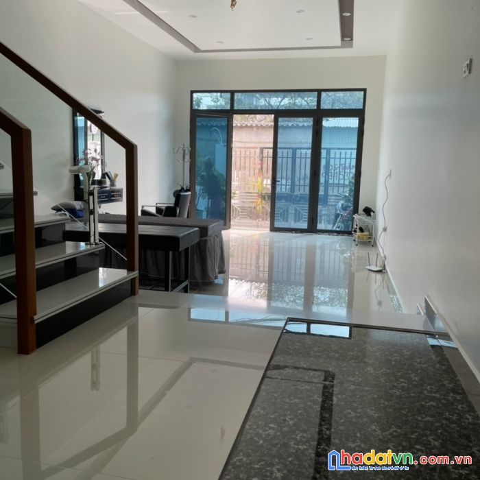 Bán nhà phương lưu oto vào nhà