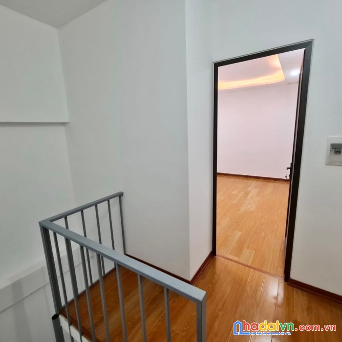 Cực gấp, bán nhà khương trung 33m x 3t siêu rẻ, giá chỉ 1.7 tỷ.
