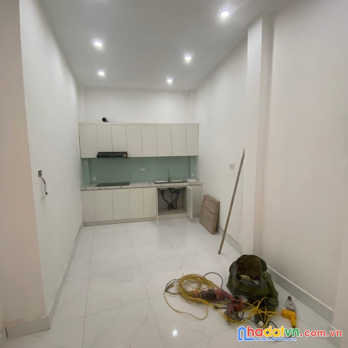 Bán nhà 4 tầng xây kiên cố nhà đẹp khu đội cấn ba đình. đầy đủ tiện nghi. nhà gần lăng bác. công