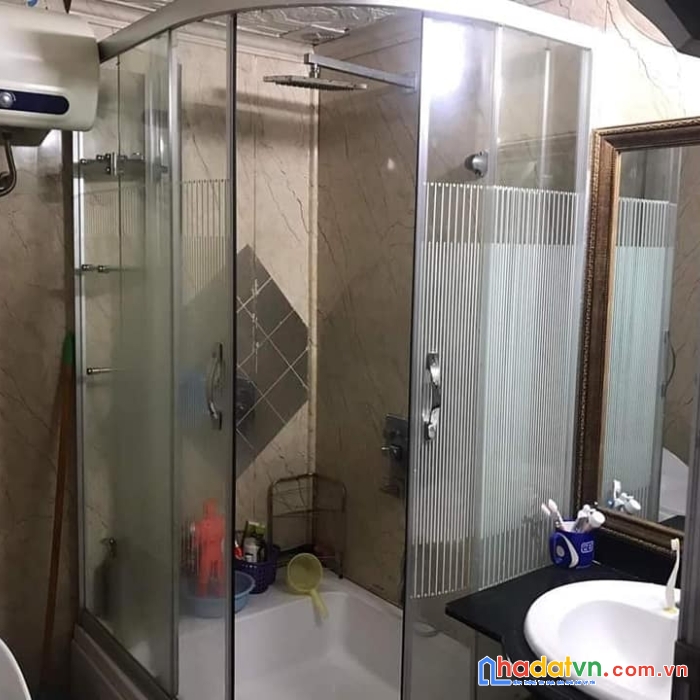 Tập thể láng hạ 50m2 oto đỗ cửa 2pn tặng nội thất