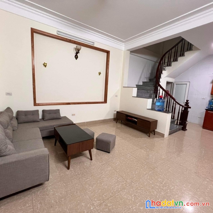 Gần trường việt pháp - ngọc thụy - ngõ ba gác đua 42m2 - 5 tầng - mặt tiền 5m -  3 tỷ 8