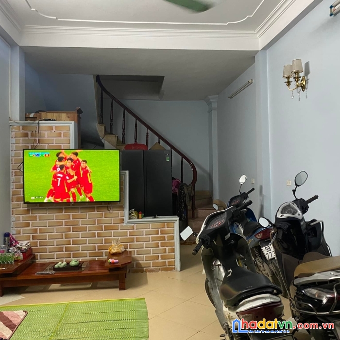 Nhỉnh 3 tỷ có nhà định công, hoàng mai, 34m x4t, vị trí cực đẹp