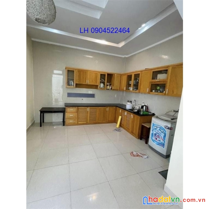 Chính chủ cần bán nhà ngay hoàng quốc việt,4 tầng, an ninh tốt, yên tĩnh, gần nhiều trường đại học