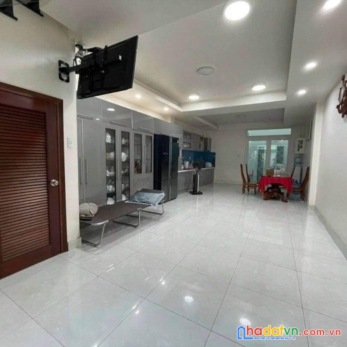 Nhỉnh 6 tỷ bán nhà hxh thông - khu vip gần chợ tân bình – 5 x10 – giá thuê cao.