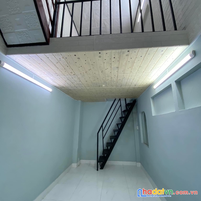 Nhà ờ lạc long quân, tân bình. trệt 2 lầu. nằm trong tam giác vàng 3 chợ tân bình, trần văn quang,