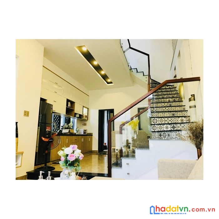 Bán căn nhà 3 tầng trần cao vân