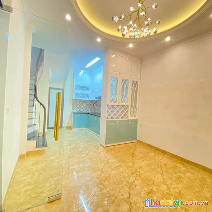 Bán nhà cầu giấy 48m2-giá 5.3 tỷ-vị trí đẹp-ô tô gần