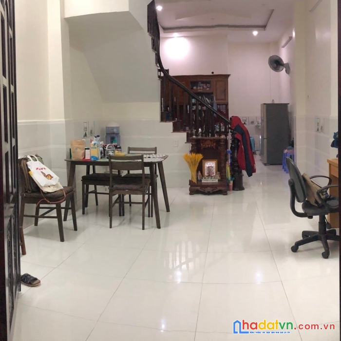 Bán nhà hoàng văn thụ 30m2, tân bình, hxh, 3 căn ra mt, sốc 3.3tỷ