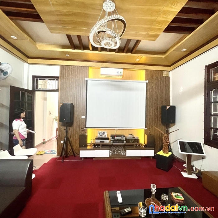 Mp ô cách, sđcc, lô góc, kd, 52m, 4 tầng, mt 4.5m, giá 9.6 tỷ, vp, spa, tt tiếng anh