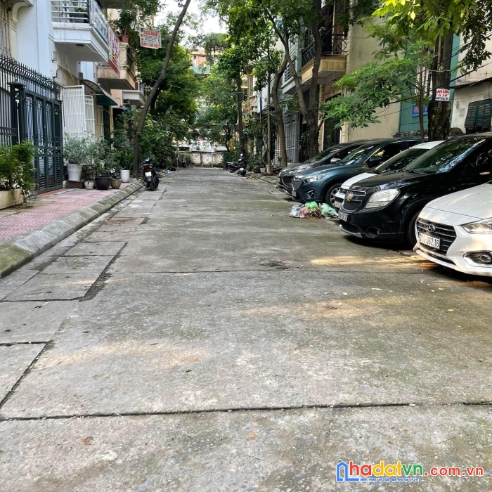 Bán nhà phân lô phố nguyên hồng dt 60m2*5 tầng giá 17,5 tỷ