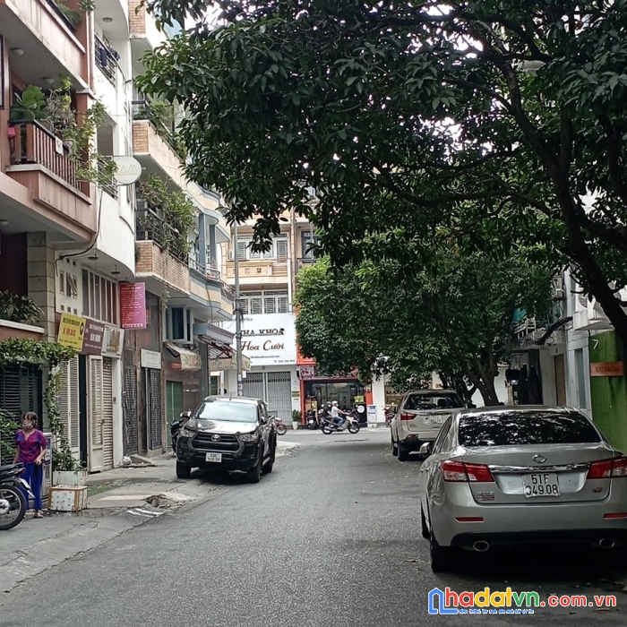 Nhà cần bán gấp( chính chủ) quận 4