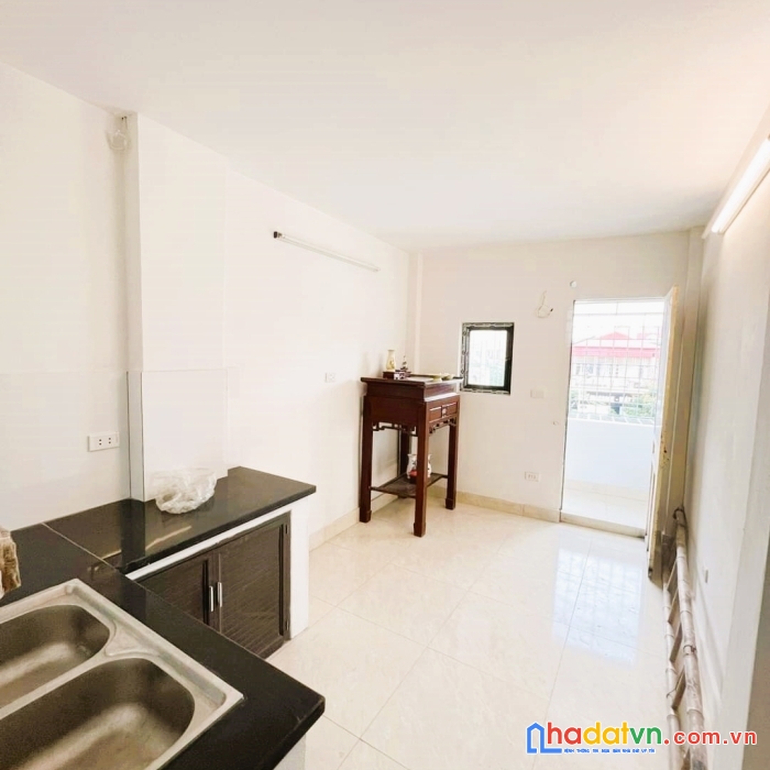 Bán nhà mặt phố nguyễn văn cừ 5 tầng, 5,8 tỷ, kinh doanh