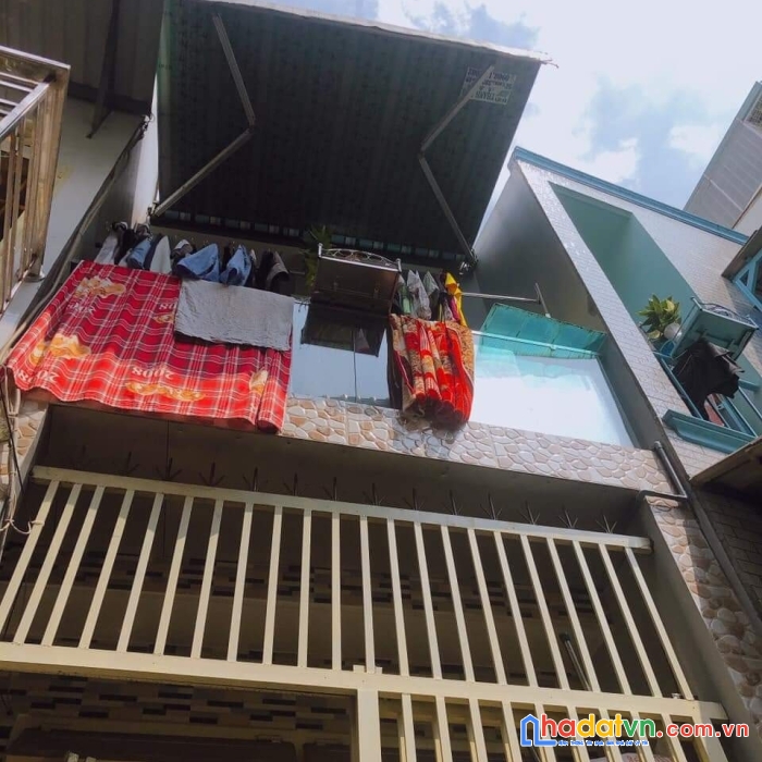 Cần bán nhà mặt tiền hẻm 122 tôn đản. quận 4, khu dân cư hiện hữu
