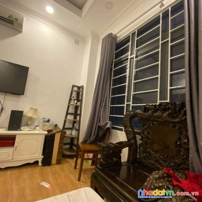 Nhà âu cơ, quận tân phú, hẻm ô tô, 4.2m x 10m, chỉ 5.5 tỷ.