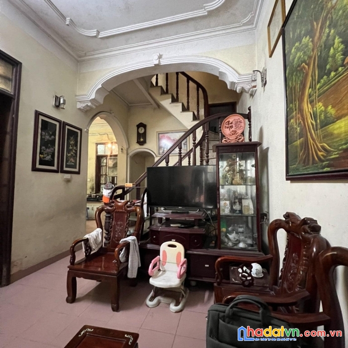 Bán nhà phố nguyễn văn cừ 95m2 - ngõ thông ô tô - kinh doanh - sổ nở hậu chỉ hơn 6 tỷ.