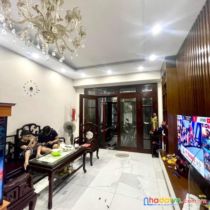 Hiếm. bán nhà khương  hạ*5 tầng*gần phố*nhà đẹp* 3.9 tỷ.
