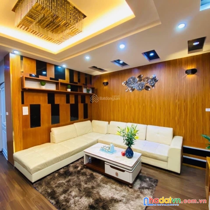 Bán nhà trường chinh, ngõ thông rộng, ô tô đỗ cổng, dt 57m2 x 4t, chỉ 5 tỷ