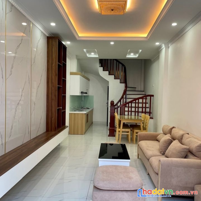 Bán nhà đẹp ngọc lâm long biên 37m 5t ngay cầu chương dương nhỉnh 4 tỷ
