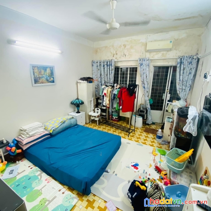 Bán nhà hxh 8m ngay chợ tân định, 64m2 (4x16.5m), 3 tầng, giá : 18.4 tỷ