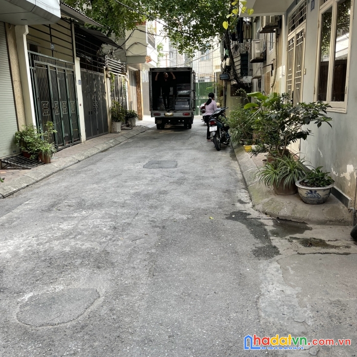 Phạm văn đồng- o tô tránh - cách phố 20m - lô góc - vỉa hè rộng - ô tô tránh - kinh doanh.