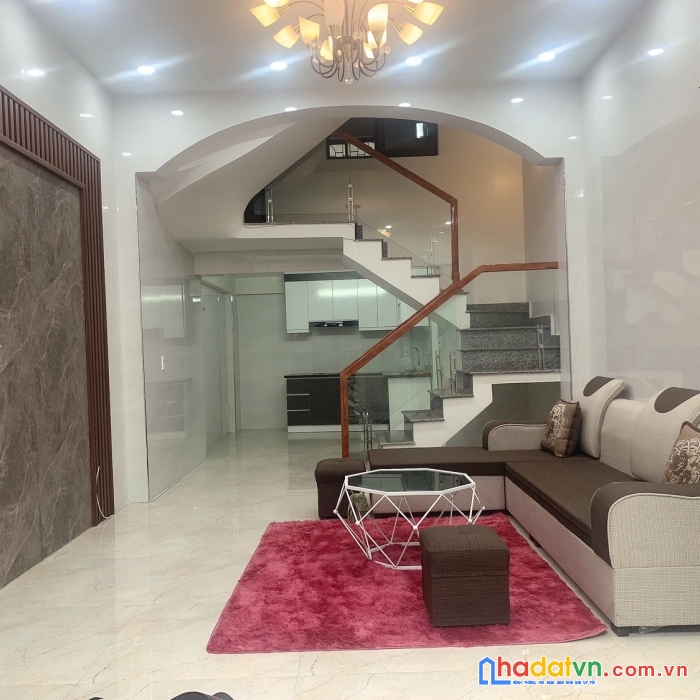 Bán căn 3 tầng hàng kênh  tiện ích thuận lợi đầy đủ giá cả hợp lý
