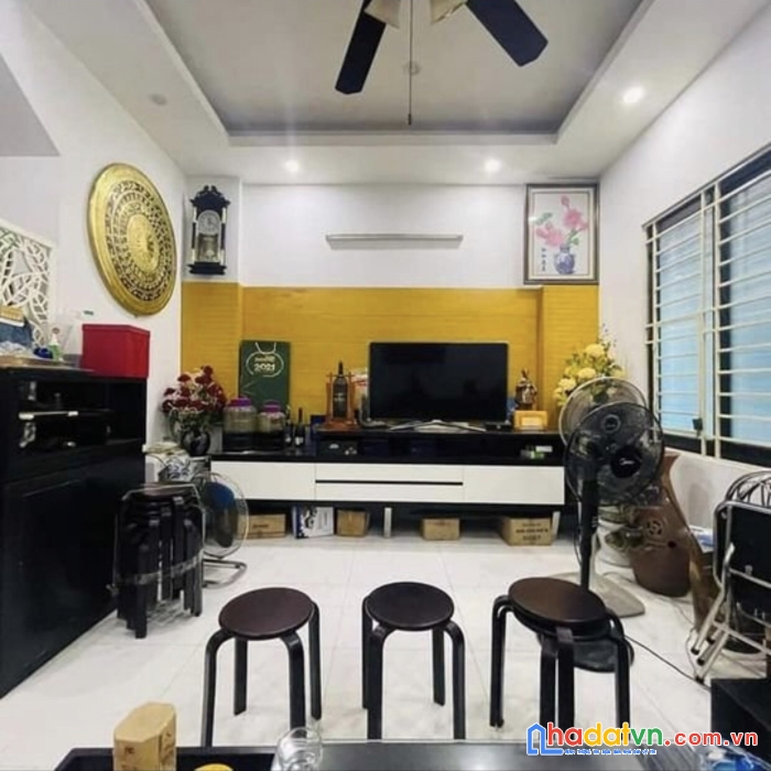 Hoàng quốc việt 48m2, 7m mặt tiền, ngõ thông địa chỉ 1 ngoặt vào nhà, nhỉnh 4 tỷ