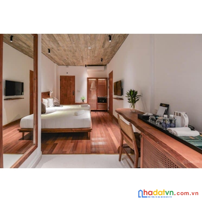 Bán khách sạn lô góc, 9t phố khúc thừa dụ,dt323m2,mt34m,giá 185 tỷ