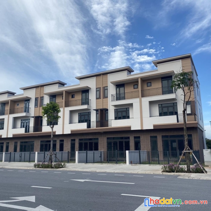 Bán căn shophouse xây 3 tầng 120m2 dự án centa city tp từ sơn đường 26m