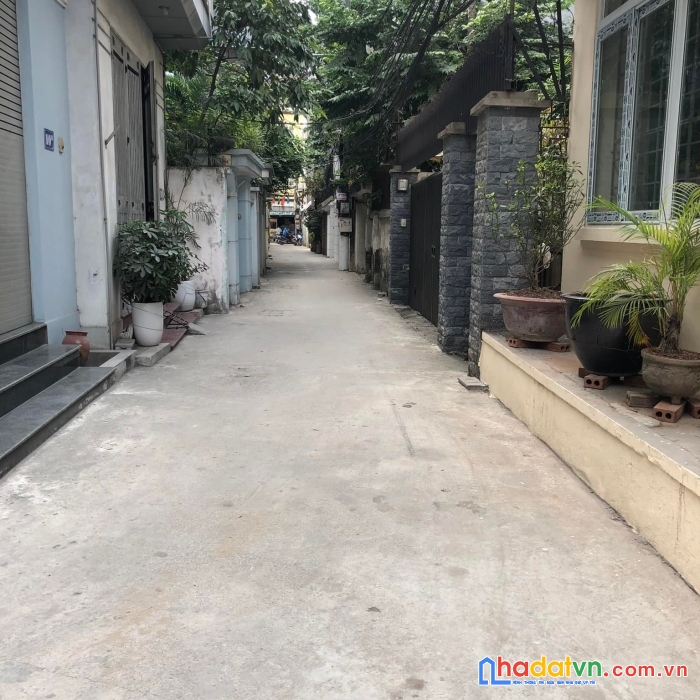 Bán nhà ngõ phố hồ tùng mậu 4.8 tỷ x 39/42 , mt 3,3m. 2 thoáng,full nội thất.