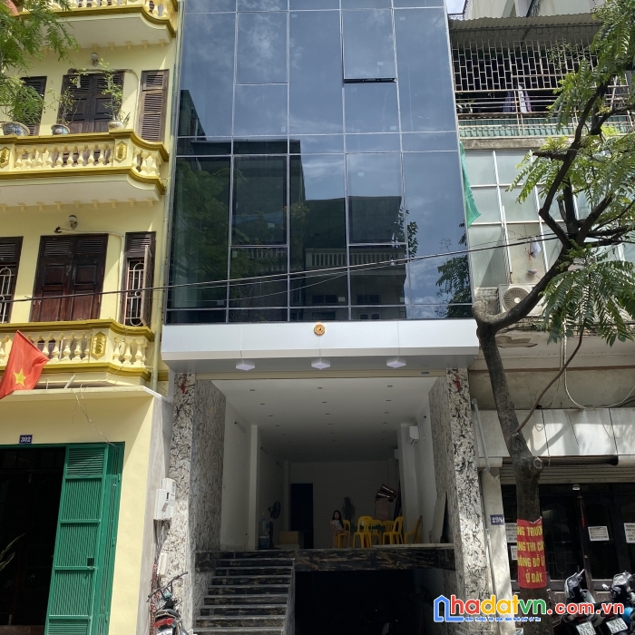 Chính chủ cho thuê văn phòng, công ty, ngân hàng… tại 300 phố vọng (nhà có hầm để xe)