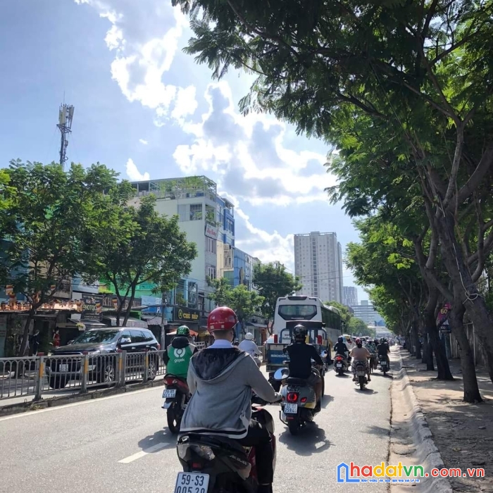 Mặt tiền nguyễn tất thành, q4, ngang 8m, dài 20m, thích hợp đầu tư trước mặt cảng sài gòn dự án