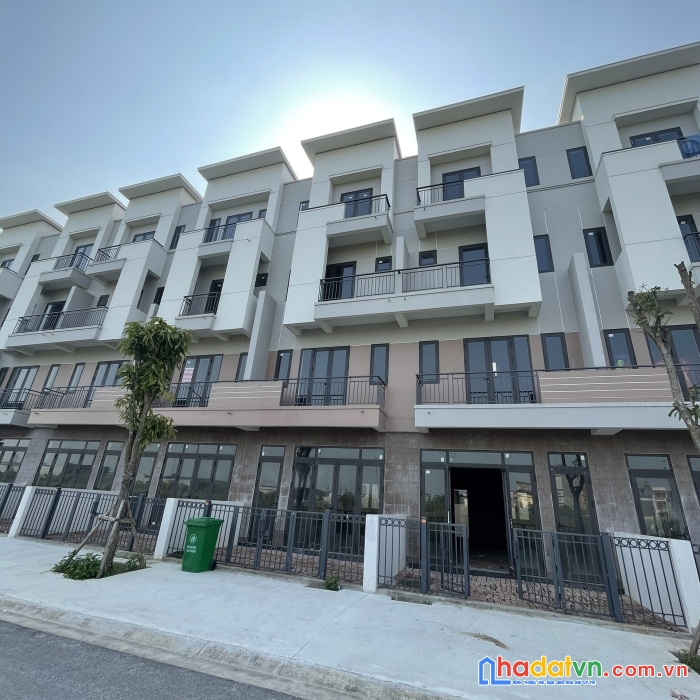 Bán nhà phố đối diện chung cư tại thành phố từ sơn chỉ từ 5 tỷ