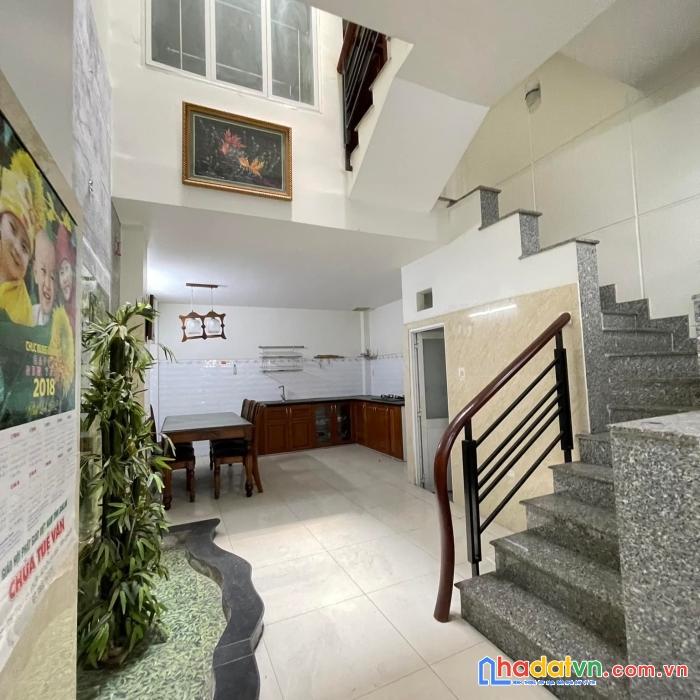 Nhà đẹp ở ngay - thiết kế lệch tầng - đẹp .