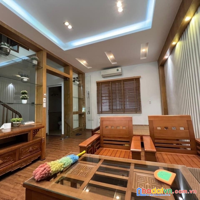 Bán nhà vũ ngọc phan ô tô đỗ cổng,ngõ thông dt56m,5 tầng,mt 5m chỉ 4.95 tỷ