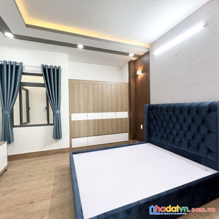 Bán nhà mới tinh 3 tầng đường 8m cách pvđ 30m p.linh tây giá 8,3 tỷ .