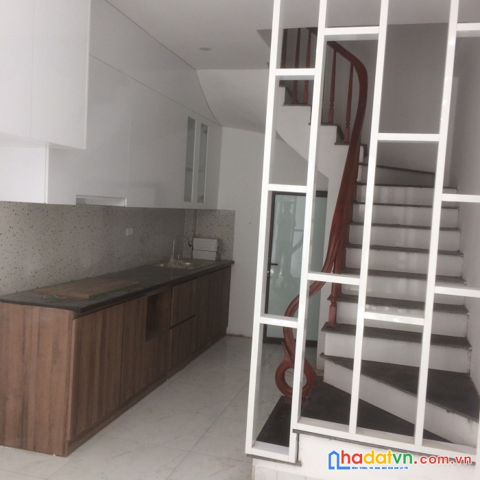 Nhà mới tinh, nội thất cơ bản, 30m ra đường oto, tiện ích nhiều