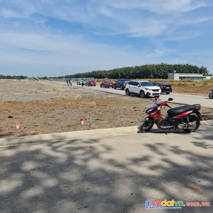 Chủ cần ra 2 lô liền kề nhau đất nằm mặt tiền đường 31, phường tiến thành trung tâm tp đồng xoài