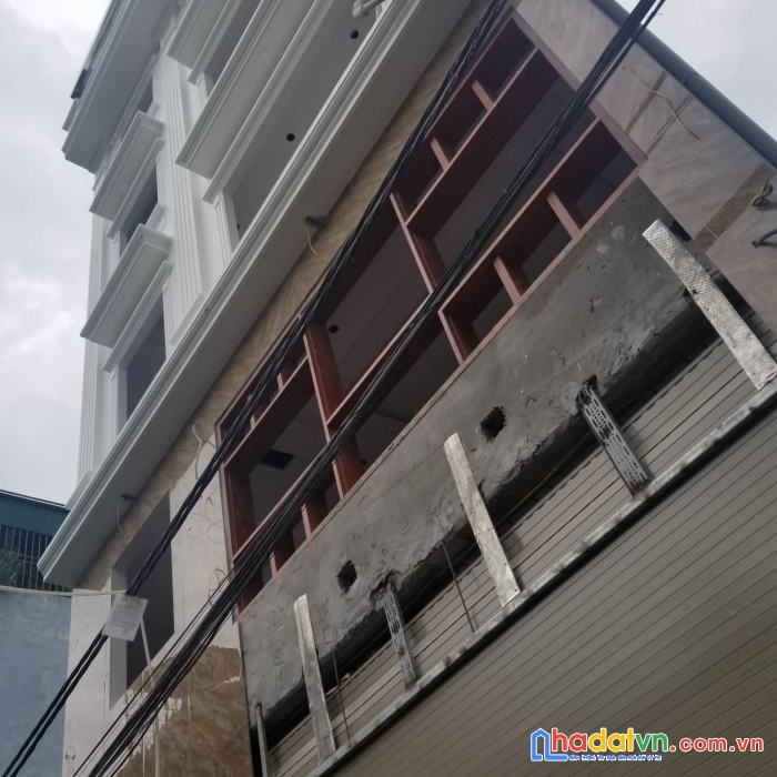 Bán nhà mới tinh nguyễn văn linh thang máy gara ô tô ngõ thông 50m 6.9 tỷ

