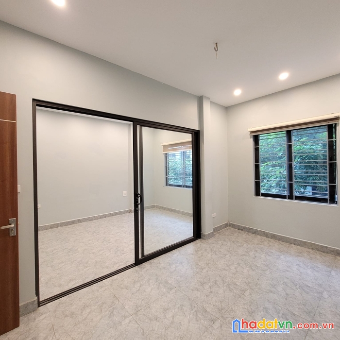 Nhà đẹp bán đêy !!! lạc trung, phân lô, kinh doanh, mặt tiền rộng, 8.8 tỷ. 0983674528