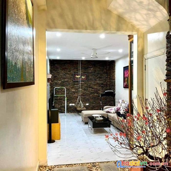 Bán nhà đẹp thái thịnh lõi đống đa- thoáng trước sau- ngõ thông tứ tung- ô tô đỗ sát nhà