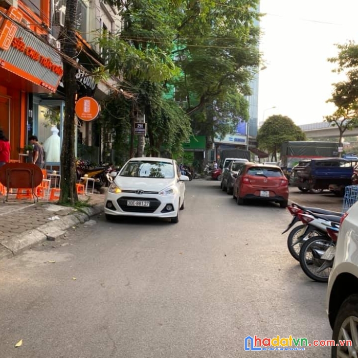 Bán nhà nguyễn đình hoàn 60.6 tỷ x 208m2, mt 7m. kinh doanh, otô, vị trí hiếm.