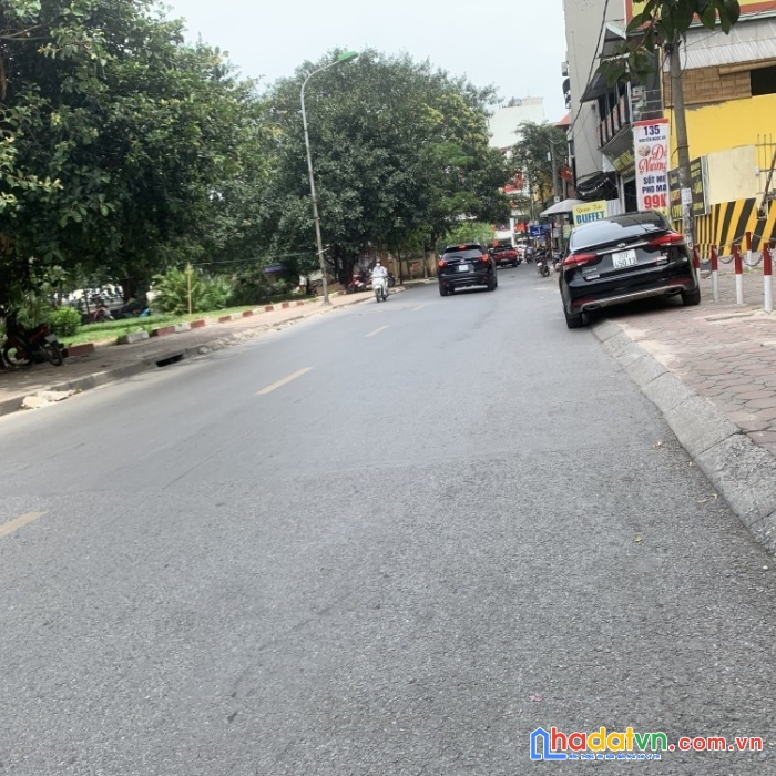 Bán mảnh đất phú diễn, 391m2, 8.3m mt, đường oto tải tránh nhau, sdcc, chỉ 40 triệu/m2. lh