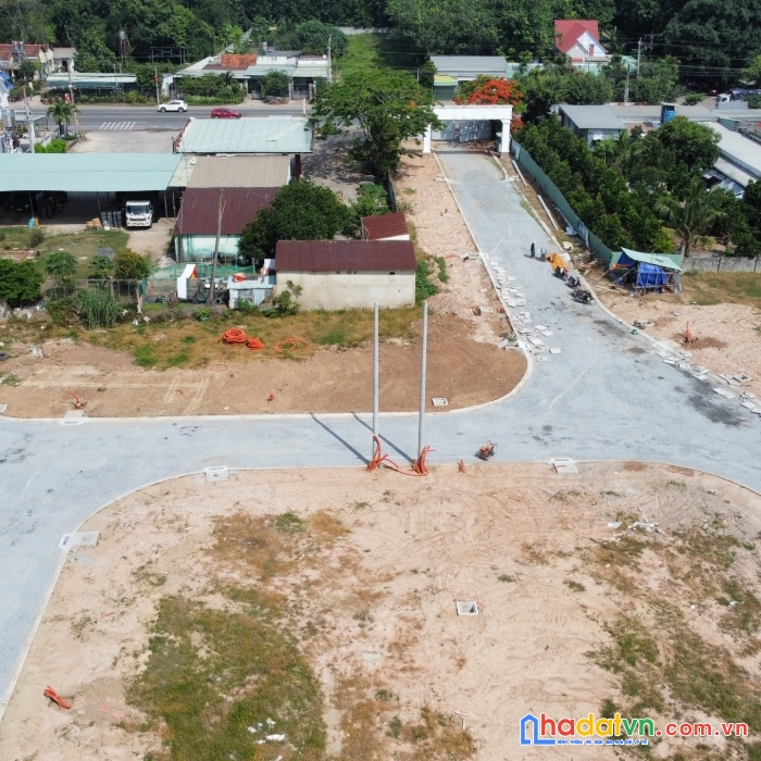 Mặt tiền đt 741, sát cây xăng lộc phát, nguồn ngộp