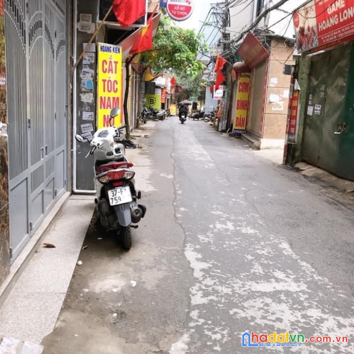 Bán nhà bùi xương trạch, kinh doanh sầm uất, ô tô, lô góc, gần phố.