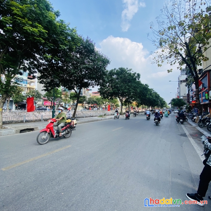 Chính chủ bán nhà mặt phố kim ngưu 70m2.lô góc 2 mặt tiền,3 mặt thoáng.sát ngã tư lạc trung 23.4 tỷ